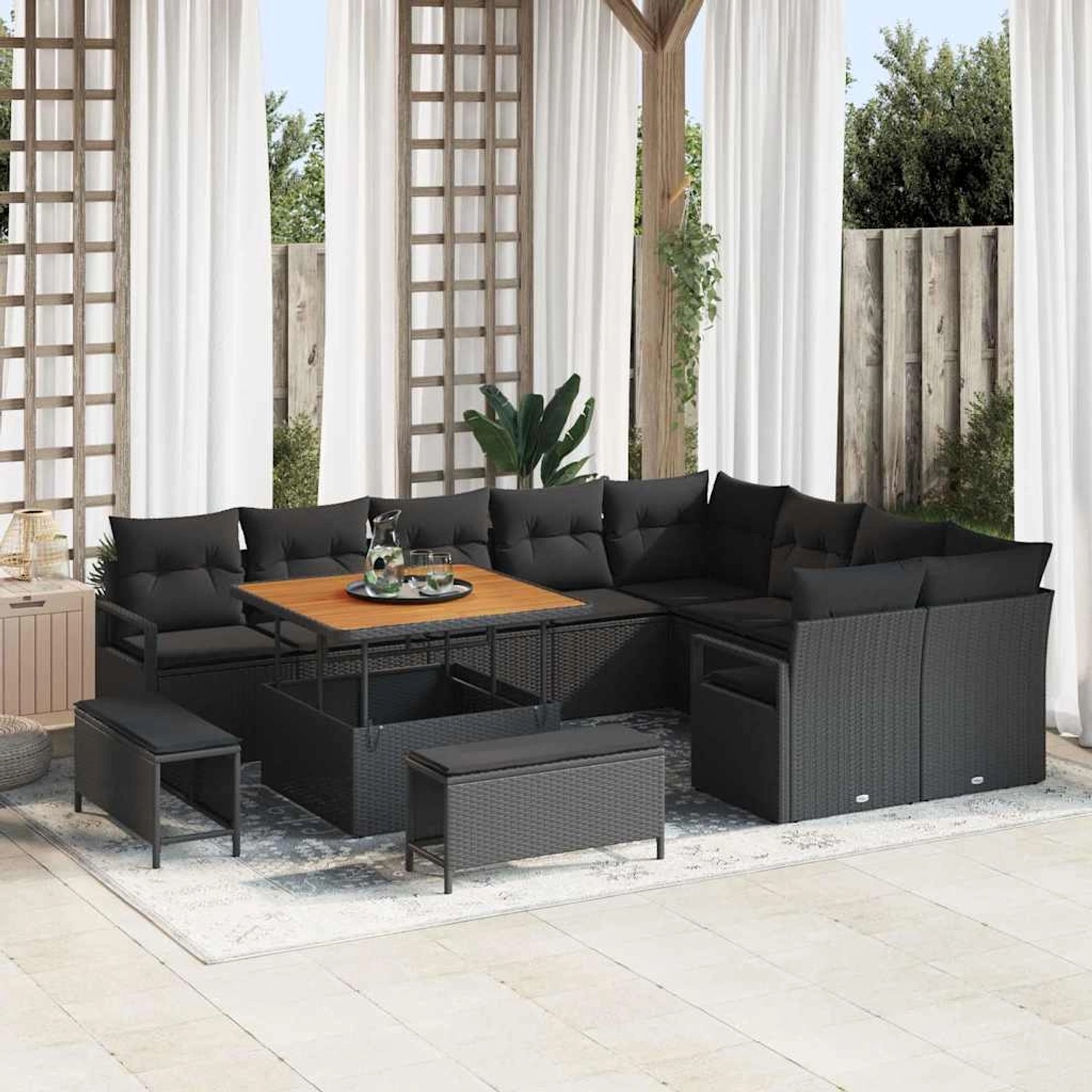 Schwarzes 12-tlg. vidaXL Garten-Sofa-Set aus Poly Rattan mit Tisch und Kissen.