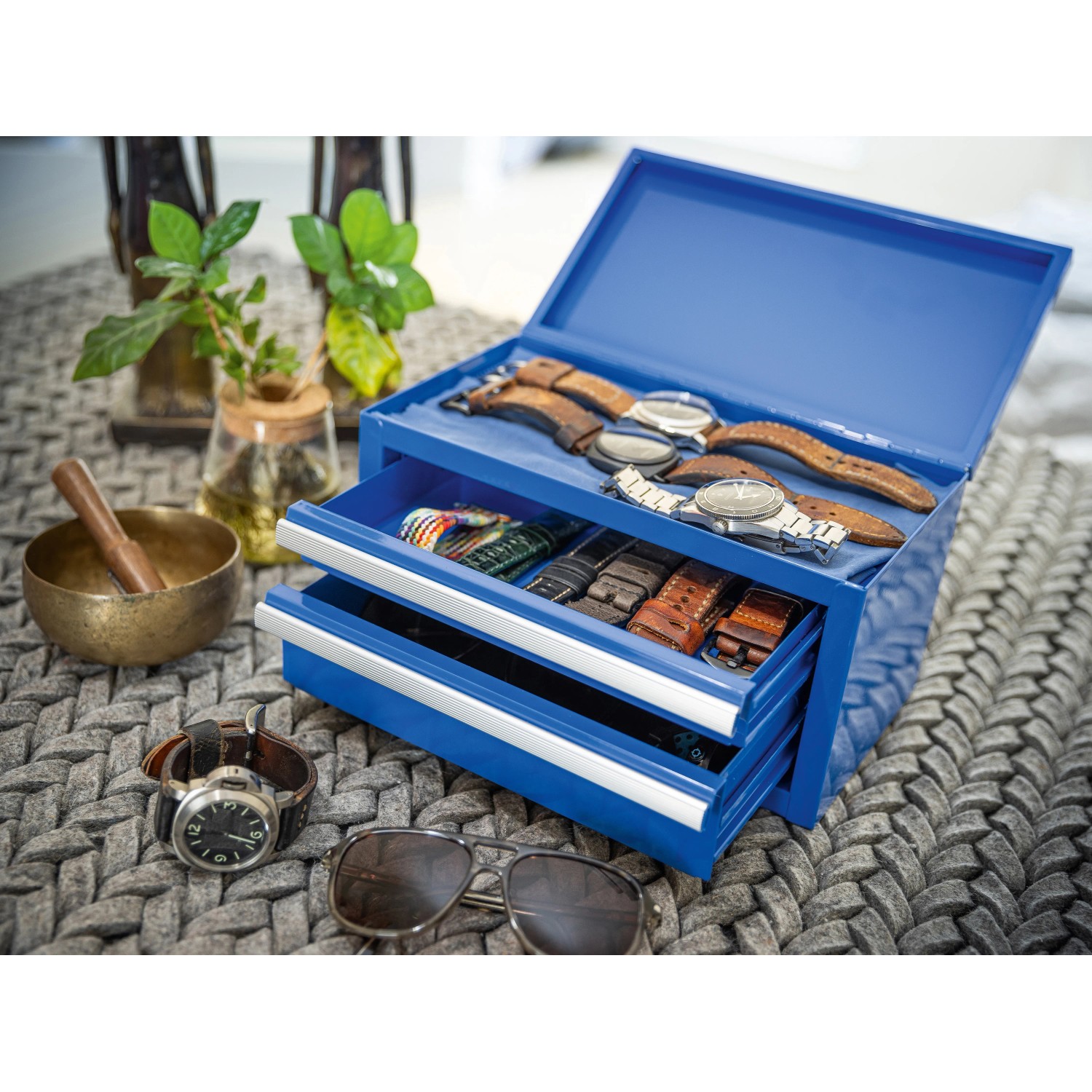 Blaue Mini Toolbox mit 2 Schubladen und Uhren. Aufbewahrungsbox für Kleinteile und Zubehör.