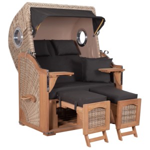 GarWoh Strandkorb Rantum aus Teakholz mit PE-Geflecht und Bullaugen.