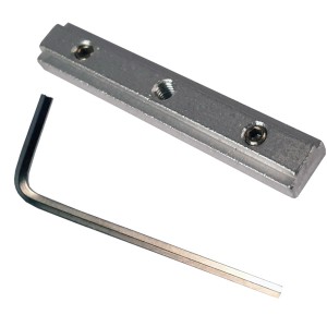 Detailaufnahme: Verbinder für Bestlivings Gardinenschiene, Aluminium, mit Inbusschlüssel.