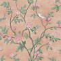 Laura Ashley Vliestapete Eglantine Blush mit Rosen, Blättern und Vögeln auf rosa Grund.