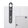 Detailansicht der Metall-Aufhängevorrichtung mit Schrauben am weißen MCW Wandspiegel F75 für einfache Montage.