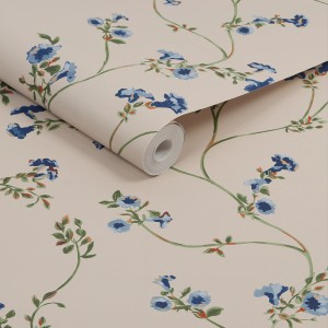 Beige Vliestapete mit blauem Blütenmuster (Robey Cottage Floral) von Joules, 10 m x 52 cm.
