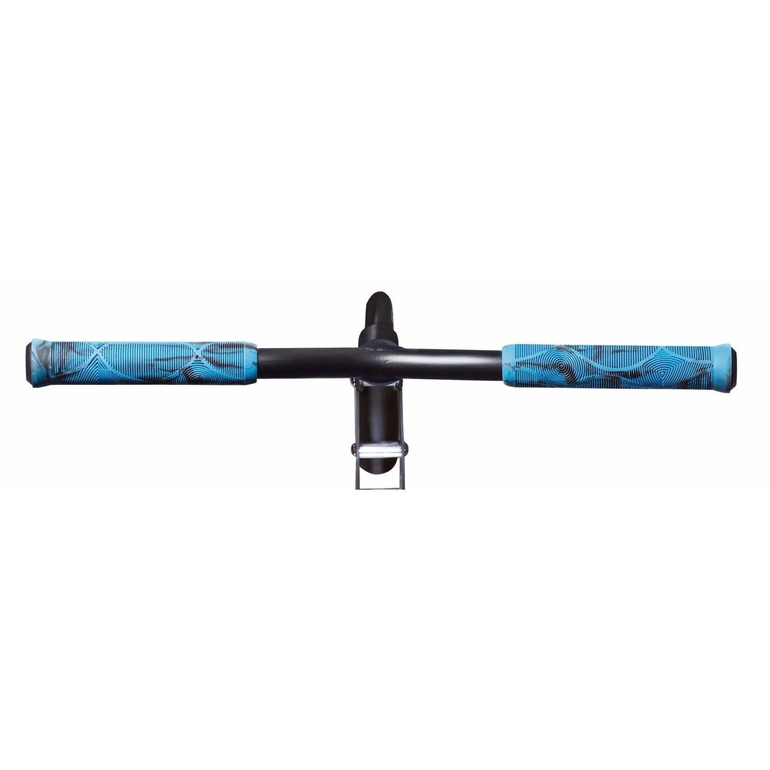 Detailaufnahme: Lenker mit blauen Griffen des Six Degrees Stuntscooters.