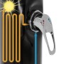 Detailaufnahme: Schwarze ML-Design Solardusche mit Regler für Warmwasser und Kaltwasser.