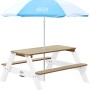 Axi Sonnenschirm blau-weiß (Ø 125cm) über Kindersitzgruppe. Optimaler Schutz beim Spielen im Freien.