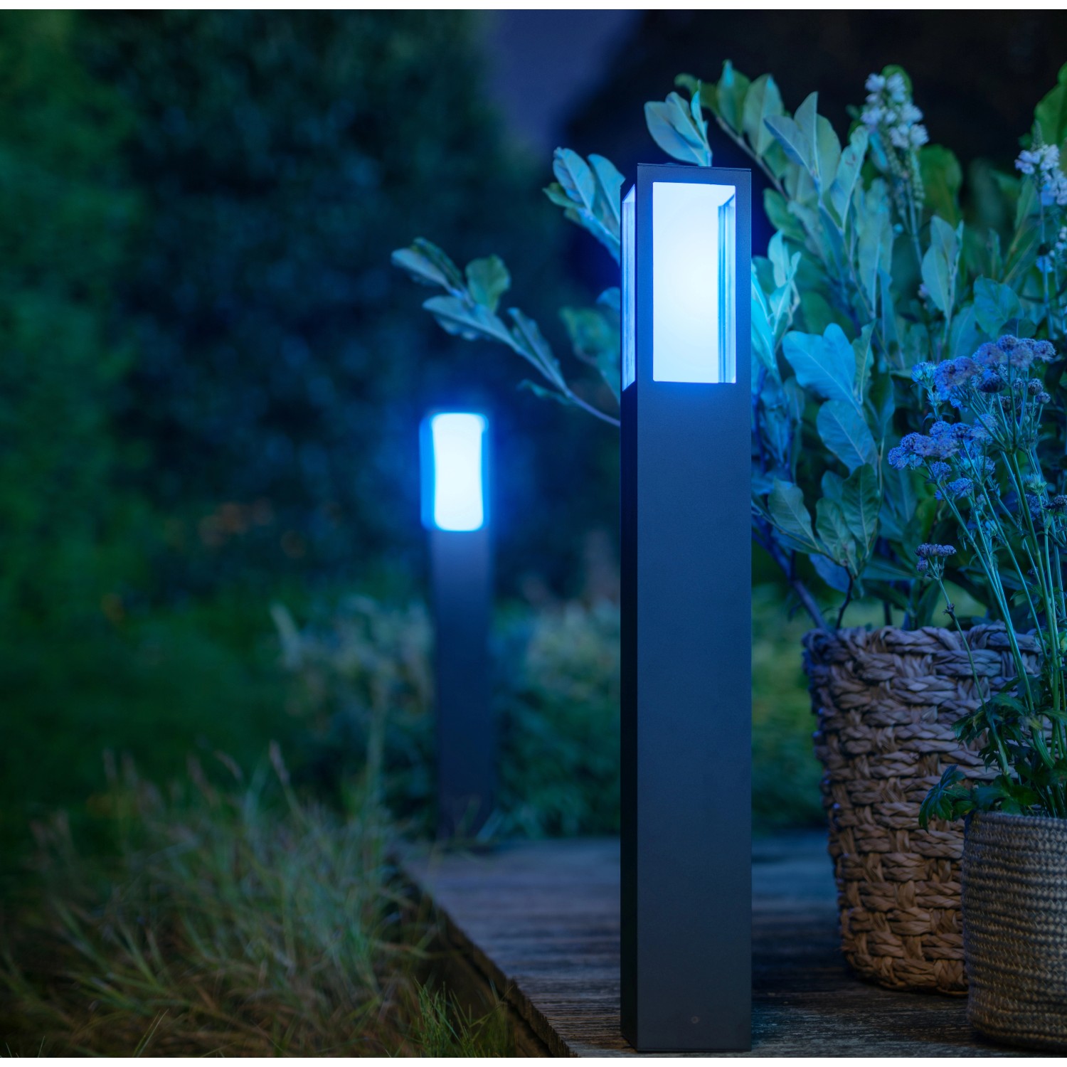 Philips Hue White & Color Ambiance Impress LED-Wegeleuchte