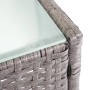 Detailansicht: Grauer Poly-Rattan Gartentisch Hamar mit Glasplatte.
