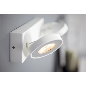 Weißer Philips myLiving LED-Doppelspot Clockwork Warmglow für Wandmontage.
