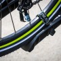 Detailaufnahme: Fahrrad auf Eufab Kupplungsträger Falcon. Sicherer Transport von Fahrrädern.
