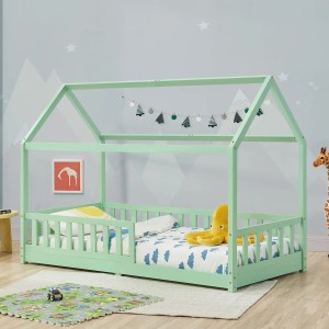 Mintfarbenes Juskys Kinderbett Marli im Hausdesign mit Rausfallschutz und Lattenrost.
