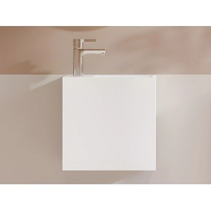 Weißes hängendes Waschtisch mit Aufsatzwaschbecken und Chrom-Armatur. Kompaktes 40 cm Design für Ihr Bad.