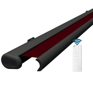 Elektrische Kassettenmarkise in Anthrazit mit Beere-farbenem Tuch und Fernbedienung.