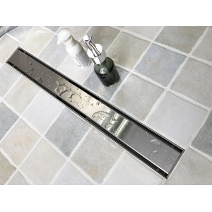 Verosan+ Duschrinne Lech 90 cm aus Edelstahl, eingebaut im Badezimmer.