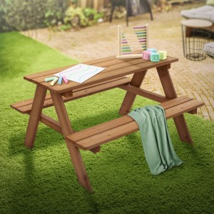 Braune ML-Design Kindersitzgarnitur aus Holz mit 2 Bänken und Tisch für den Garten.