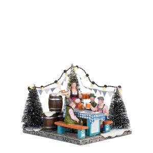 Luville LED-Collectables Biergarten: Detailreiche Weihnachtsdekoration mit Figuren, Tannenbäumen und Lichterkette.