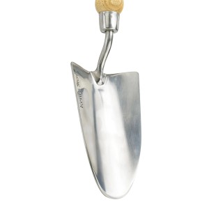 Kent & Stowe Handschaufel aus Edelstahl mit Eschenholzgriff für Gartenarbeiten.