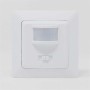 Weißer, matter ChiliTec MILOS PIR-Bewegungsmelder mit Rahmen für Unterputzmontage. Integrierter Schalter.