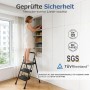 Schwarzer Sekey Klapptritt mit 3 Anti-Rutsch-Stufen, von Frau genutzt, um in Hochschrank zu greifen. Faltbare Haushaltsleiter.