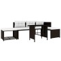 Braunes 4-tlg. Garten Lounge Set aus Polyrattan mit Tisch, Hocker, Sofa und Liege mit cremeweißen Polstern.