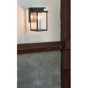 Schwarze Eco-Light Außenwandleuchte Ottawa mit klarem Glas im Kutscherlaternen-Stil.