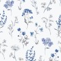 Weiße Vliestapete mit eleganten blauen und weißen Blumen. Zartes, skandinavisches Design für dekorative Wände.
