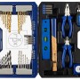 Offener LUX Werkzeugkoffer (71-teilig) mit Bohrern, Bits, Hammer, Zangen und Wasserwaage.