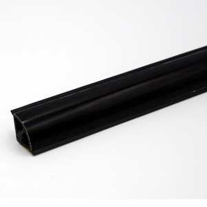 Schwarze Döllken Multifunktionsleiste Top Line, 63,5 cm, für Arbeitsplatten und Möbel.