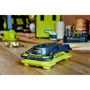 Ryobi RC18150 Schnellladegerät für 18V One+ Akkus mit 5A Ladestrom.