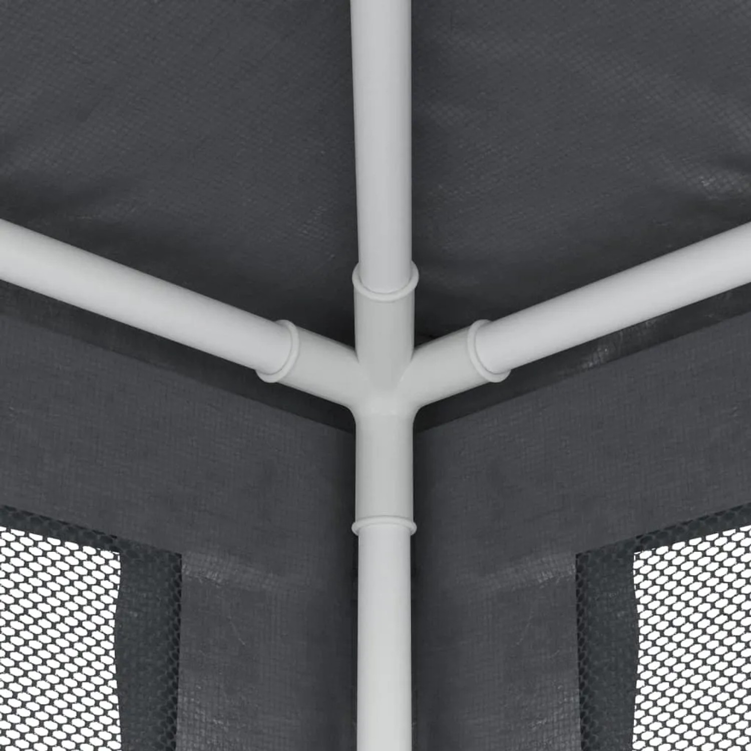 Detailaufnahme Partyzelt: Anthrazitfarbenes Zelt mit weißem Gestänge und Mesh-Seitenwänden.