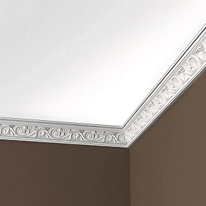 Weiße PROFHOME Eckleiste aus Polyurethan (200cm) als Deckenleiste mit Stuckmuster.
