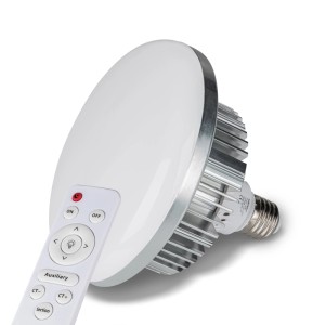 Walimex pro LED 60W Bi Color E27 Leuchtmittel, weiß, mit Fernbedienung. Silberner Kühlkörper sichtbar.