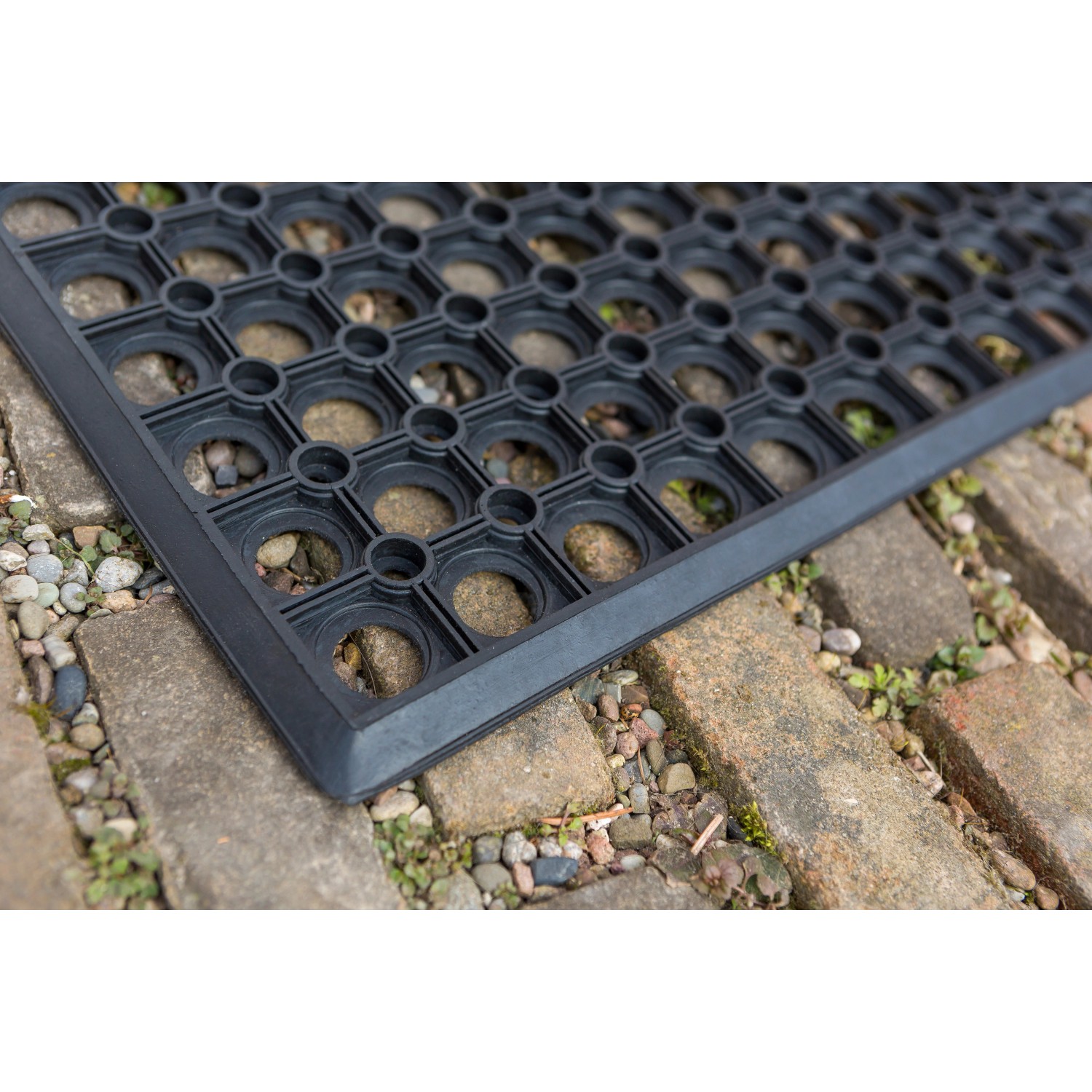 Schwarze ASTRA Gummimatte Profil 40x60 cm für den Eingangsbereich, ideal als Schmutzmatte.