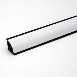 Weiße Döllken Multifunktionsleiste Top Line, 300 cm lang, für Arbeitsplatten und Wandanschlüsse.