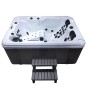 Home Deluxe Outdoor Whirlpool Beach Plus für 2 Personen mit WPC-Verkleidung und Treppe.