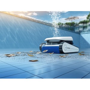 Ecovacs Poolroboter Ultramarine P1 im Pool, reinigt Blätter und Schmutz.