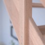 Detailaufnahme: Mykonos Pro Buche Treppe mit Holz-Edelstahl-Geländer, gewendelt, FSC® zertifiziert.