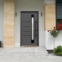 Moderne, anthrazitfarbene Splendoor Sicherheits-Haustür Berlin Prime RC2K mit Glaseinsatz und Edelstahlgriff.