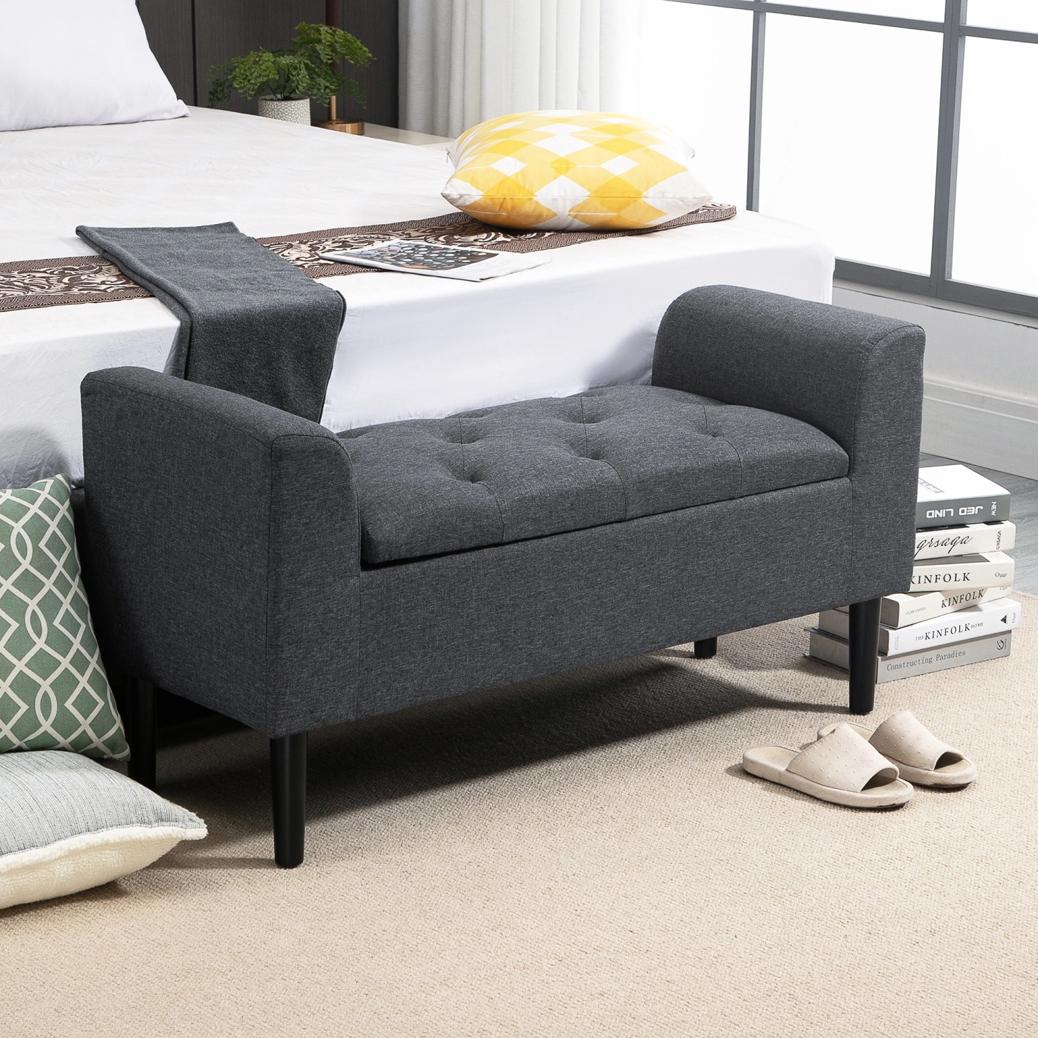 Dunkelgraue HOMCOM Sitzbank mit Stauraum und Armlehnen aus Gummiholz.