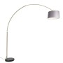QAZQA Bogenlampe XXL: Messingfarbenes Gestell, grauer Stoffschirm, schwarzer Marmorfuß. Elegante Innenleuchte.