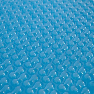 Nahaufnahme: Blaue Evolution Solarplane GeoBubble für runde Pools, 700 cm. Poolabdeckung zur Erwärmung.
