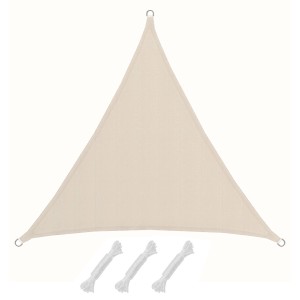 Beiges, dreieckiges AMANKA Sonnensegel aus Polyester, 2x2x2m, mit Seilen.