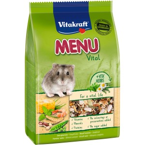 Vitakraft Menü Vital Zwerghamsterfutter 400g im grünen Beutel mit Hamster und Zutaten.