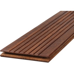 Dreamdeck Terrassendiele aus Bambus, braun, mit geriffelter Oberfläche.