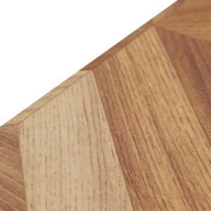 Detailaufnahme: Primaflor PVC Bodenbelag Oakland Versailles Eiche Natur, braune Holzoptik.