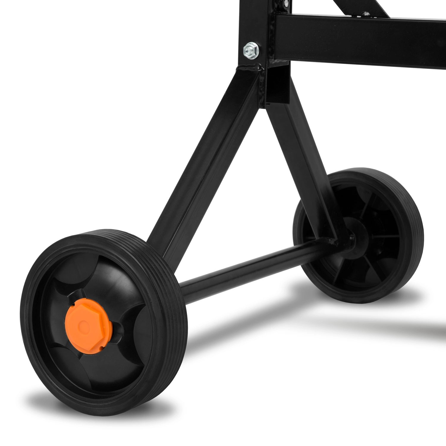 Detailaufnahme: Schwarzes Stahlgestell mit Rädern des EBERTH 65L Betonmischers.