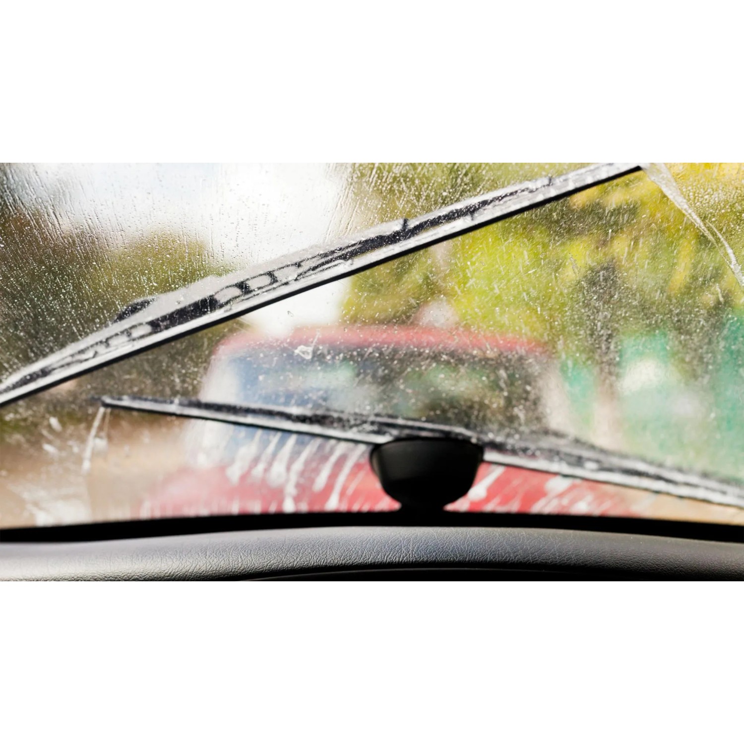 BOSCH ClassicWiper 400UE: Scheibenwischer im Einsatz für klare Sicht.