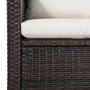 Detailaufnahme: Braunes Poly Rattan Gartenmöbel-Set mit cremefarbenen Auflagen.