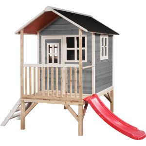 Graues EXIT Loft 300 Holzspielhaus mit Rutsche und Leiter für Kinder zum Spielen im Garten.