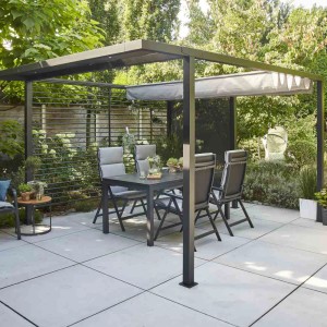 Siena Garden Pergola mit Sichtblende Schattenmanufaktur, 150x210 cm, im Garten.